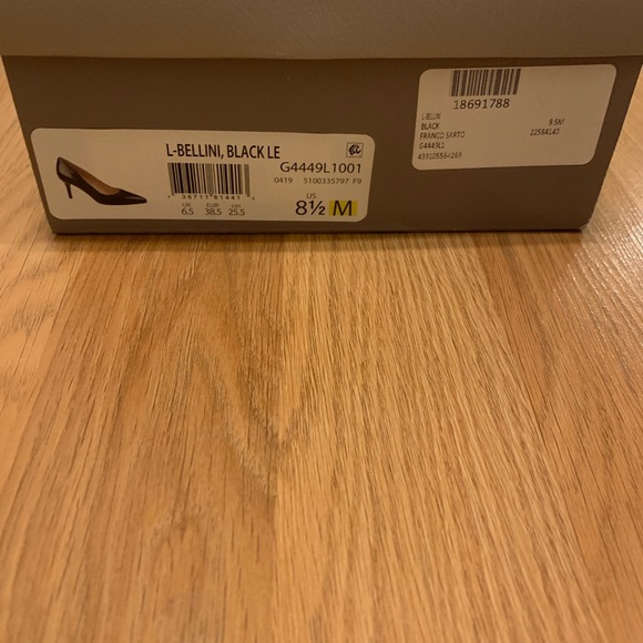 Franco Sarto Black Pumps - Picture 2 of 6